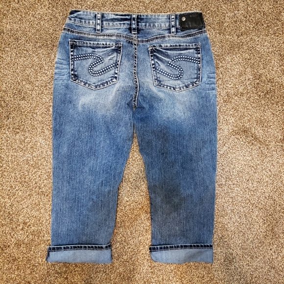 Women's Silver Jeans distressed denim capri jeans size 29 in excellent condition - Picture 3 of 4